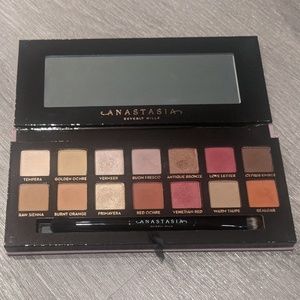 Modern Renaissance Eyeshadow Palette